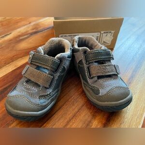 NEW size 5.5 (toddler) StrideRite dark blue leather shoes